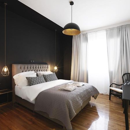 Athenian Apartment In The Center With Jacuzzi Buitenkant foto
